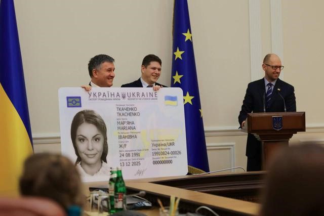 БЕЗ #ЗРАДЫ И ИСТЕРИК: ПРО АВАКОВА И МВД, ТРИ ГОДА ВОЙНЫ И РЕФОРМЫ 12 av12