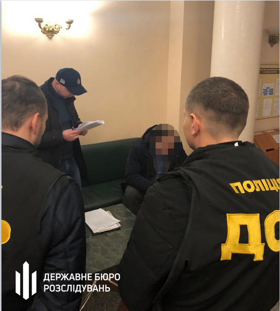 Чиновник Кабмина попался на взятке в 2,5 млн гривен 1 dd06bd77dc90f98a78bcbdbbe683bd85