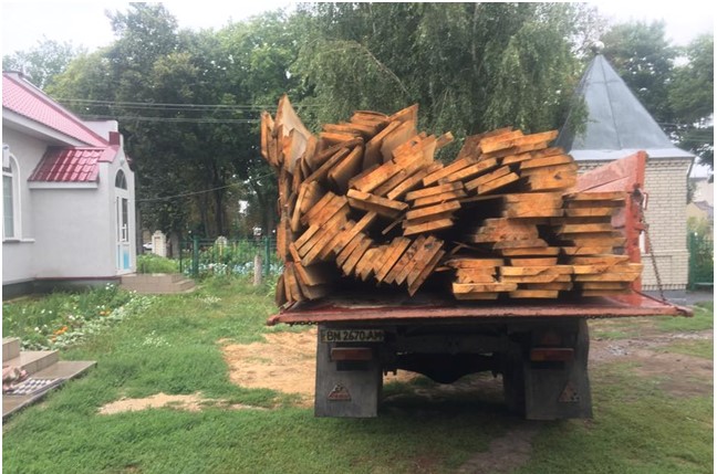 У Глухові нищать пам’ятку національного значення – це свавілля чинять посіпаки нардепа Андрія Деркача 12 hr11