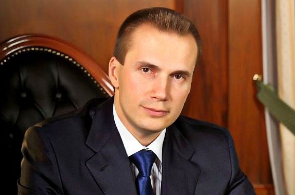 Кропачев сел в кресло Стоматолога 4 krr3