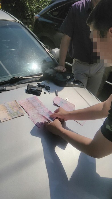 СБУ задержала на взятке собственного сотрудника - подполковника Управления СБУ в Черкасской области 1 sb1 1