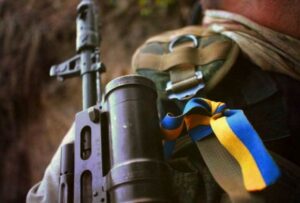 ЧП в Чугуеве: тело новобранца вернули семье и попытались представить, что солдат повесился дома 1 ЧП в Чугуеве: тело новобранца вернули семье и попытались представить, что солдат повесился дома